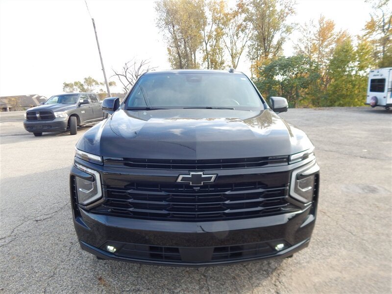Used 2026 Chevrolet Suburban RST w/ RST Capability Package AWD/4WD image 4