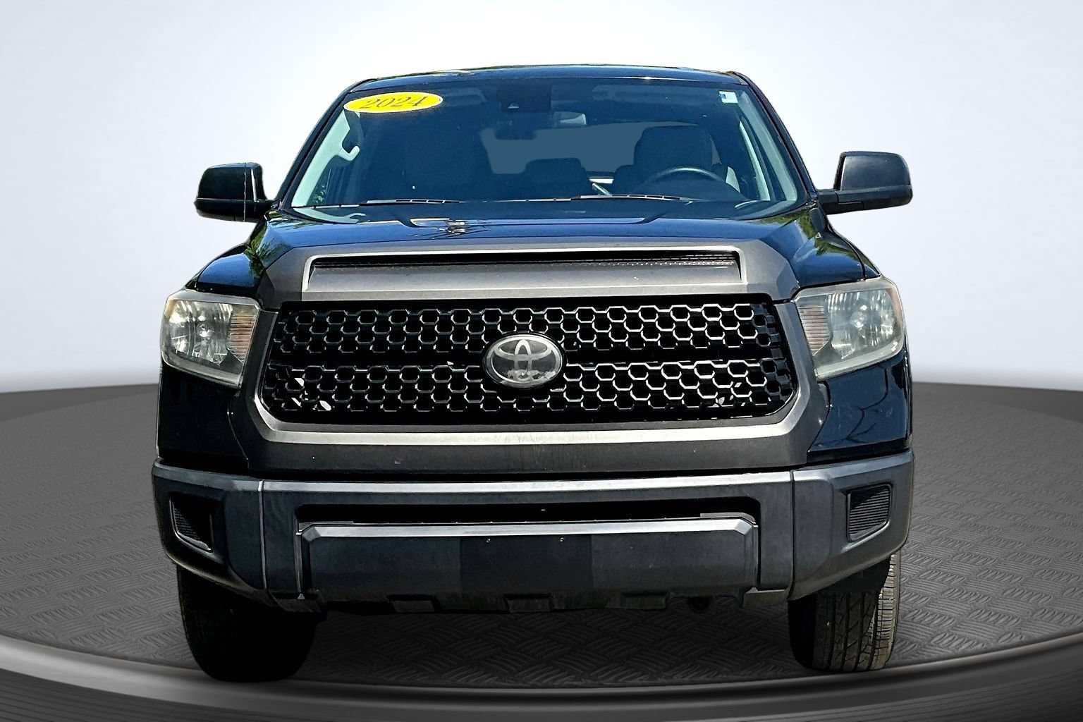 Used 2019 Toyota Tundra SR RWD image 2