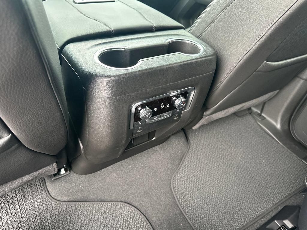 New 2026 GMC Yukon Denali w/ Sun & Power Step Package AWD/4WD image 36