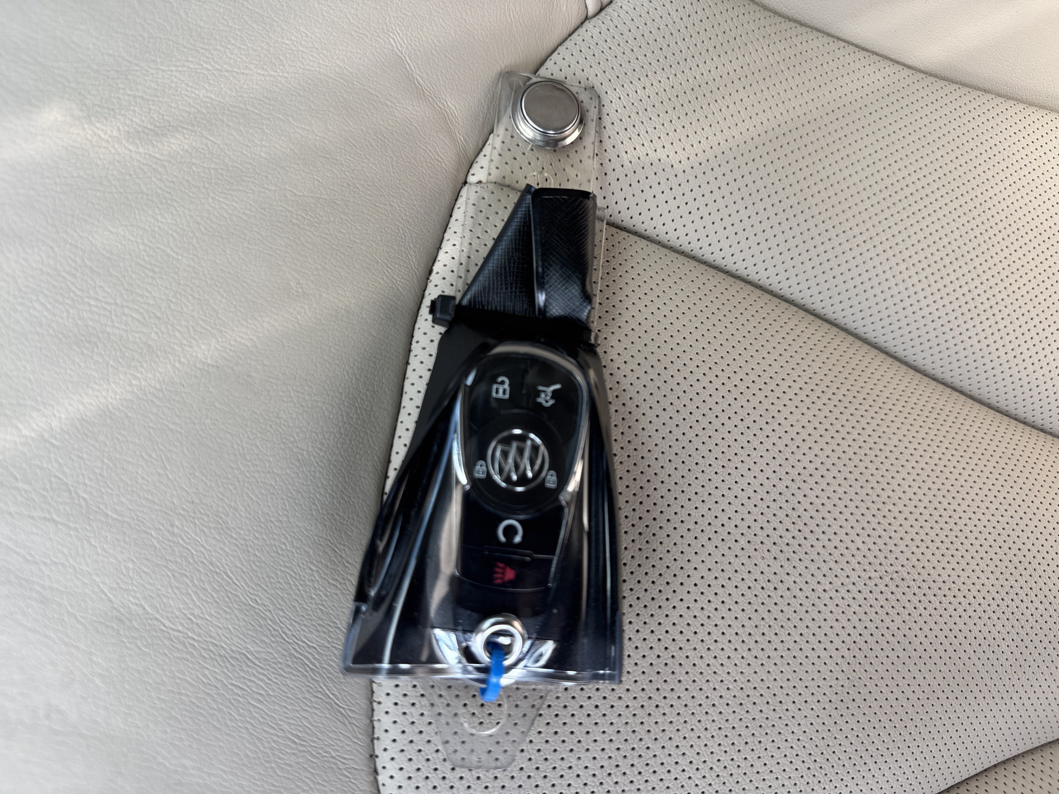 Used 2017 Buick Envision Essence FWD image 35