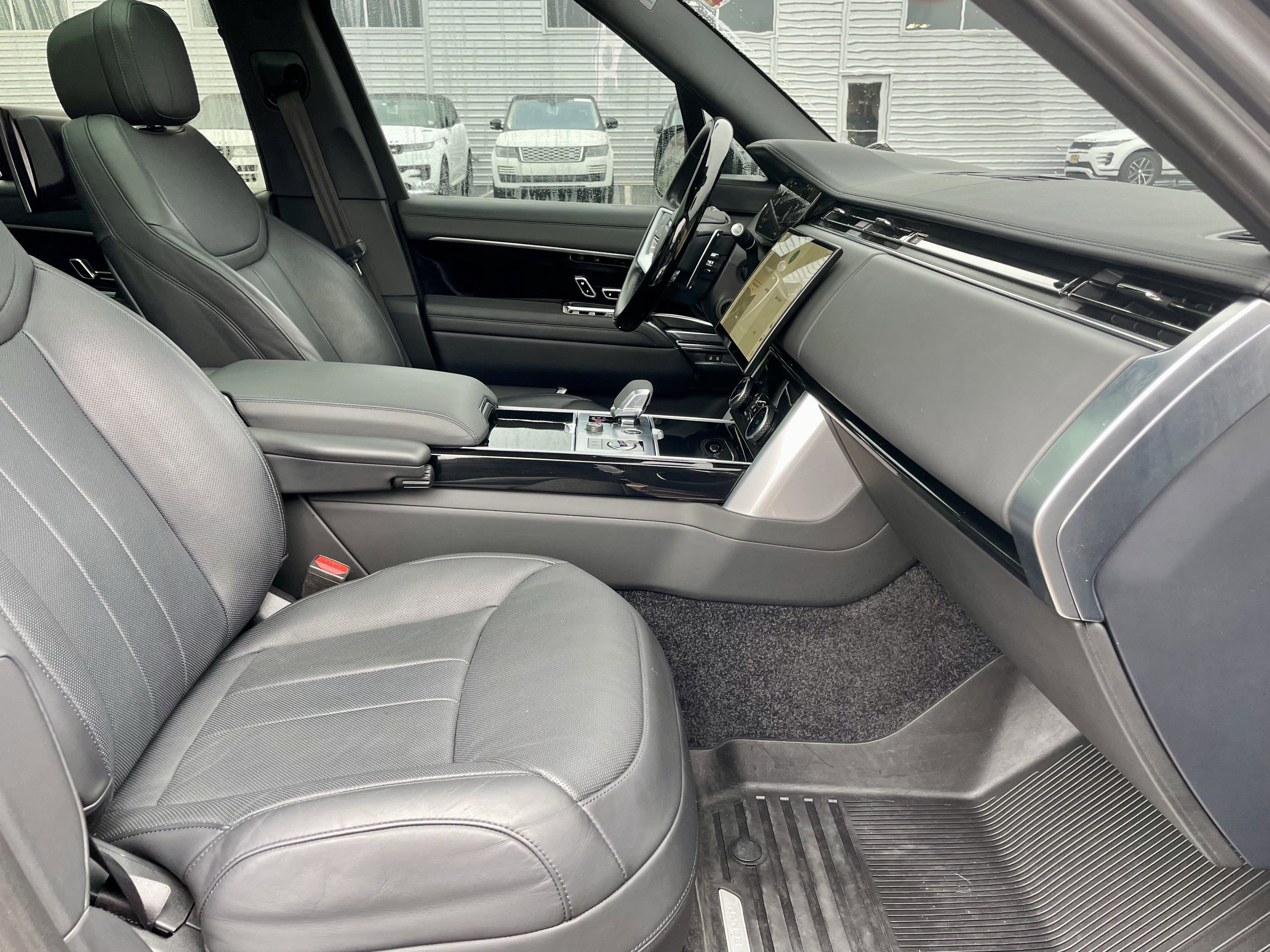 Certified 2023 Land Rover Range Rover SE image 14