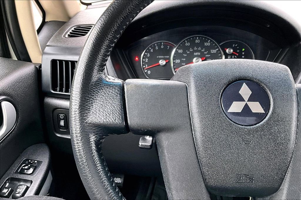 Used 2008 Mitsubishi Endeavor SE FWD image 19