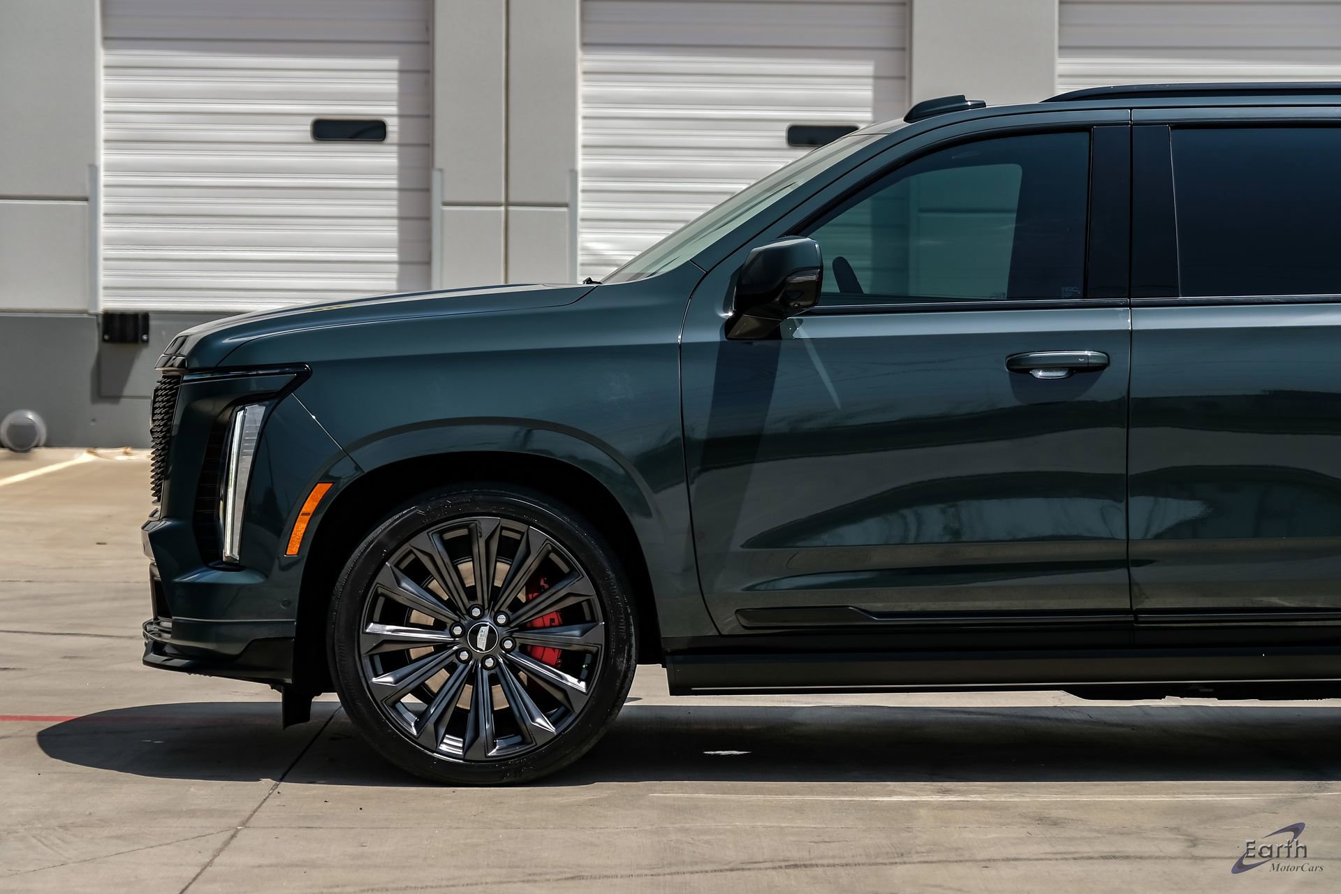 Used 2025 Cadillac Escalade V AWD/4WD image 7