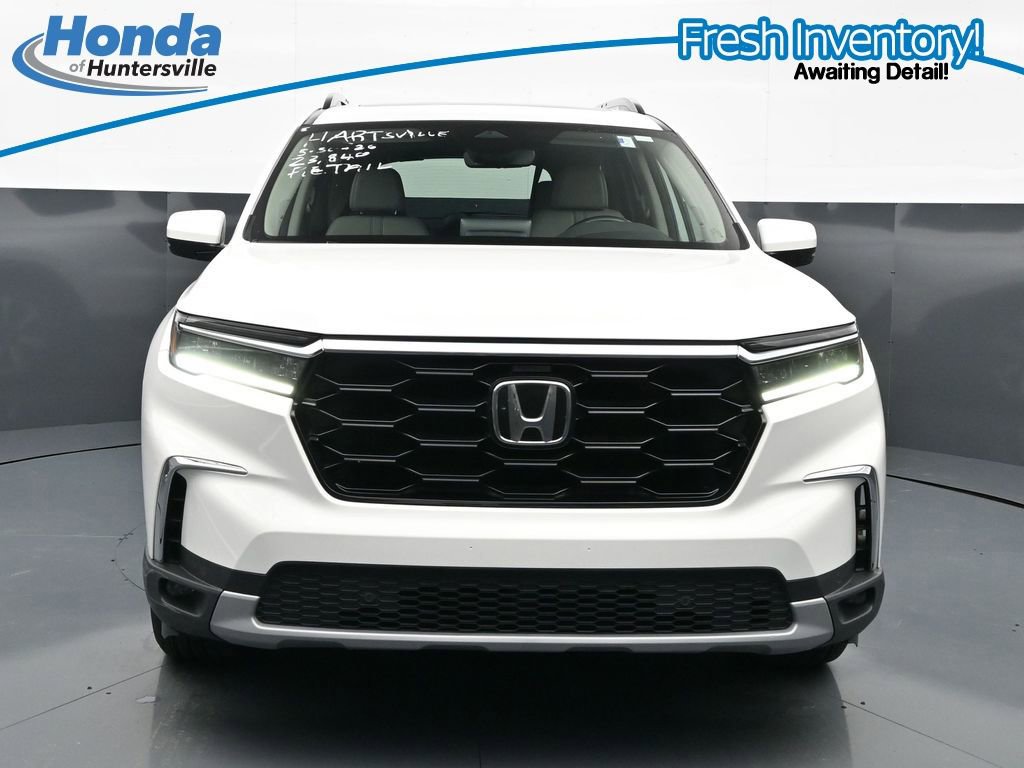 Used 2024 Honda Pilot Touring image 3