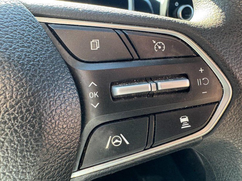Used 2022 Hyundai Santa Fe SEL FWD image 18