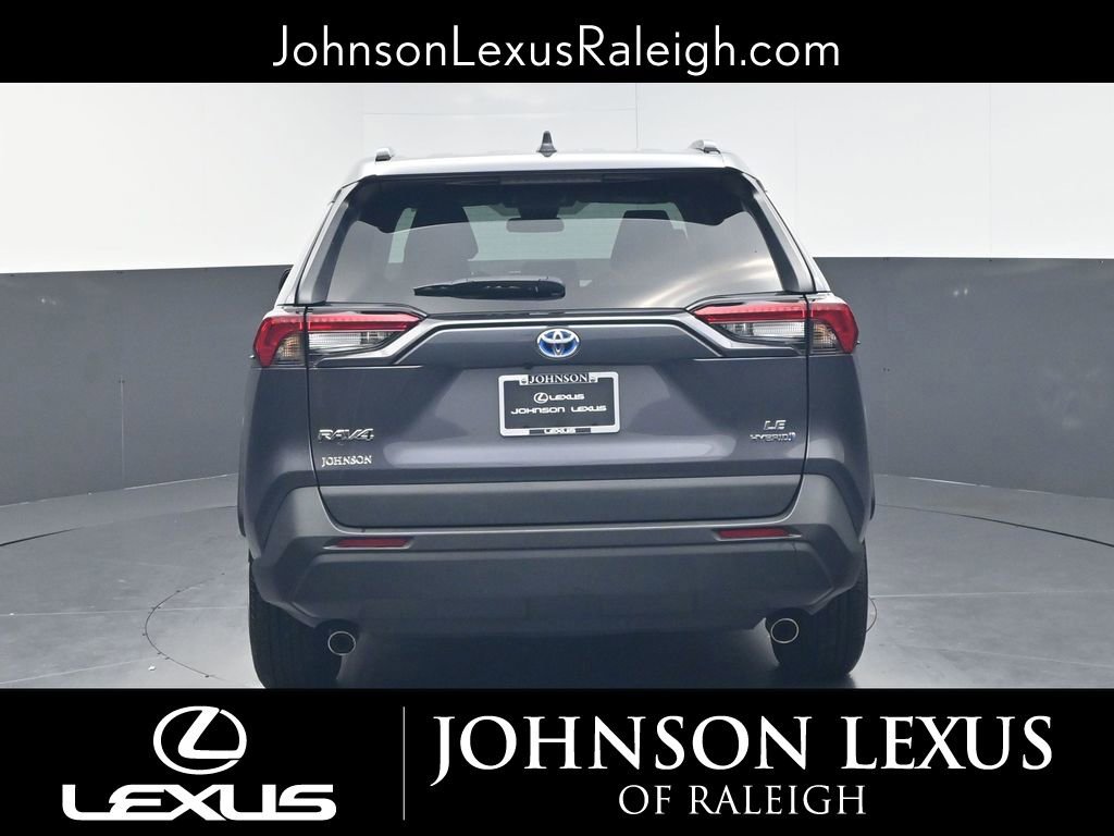 Used 2021 Toyota RAV4 LE AWD/4WD image 8