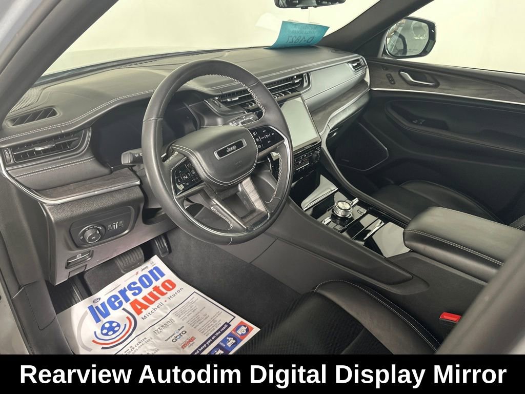 Used 2023 Jeep Grand Cherokee Overland w/ Luxury Tech Group IV image 17