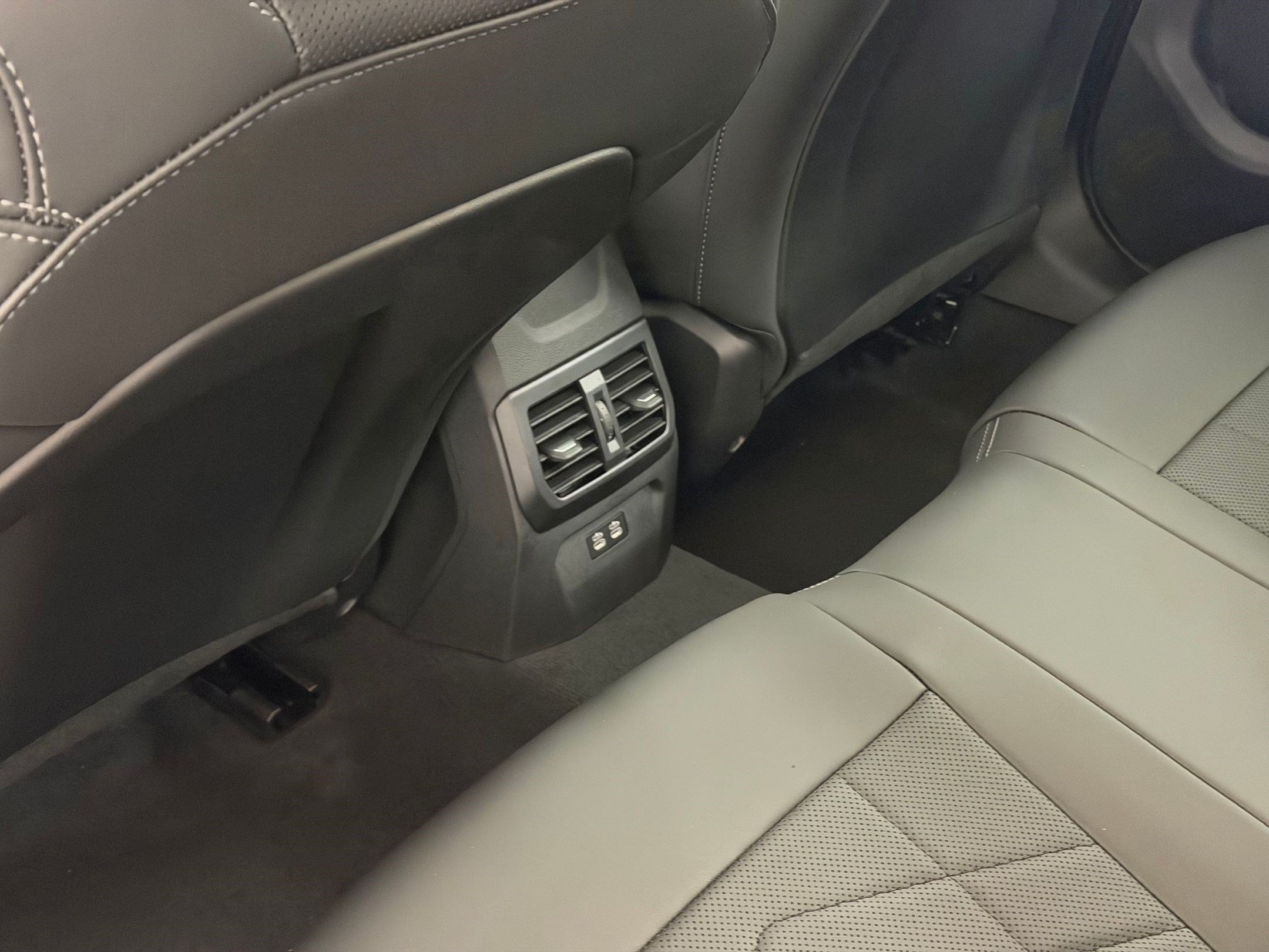 New 2026 BMW 228i w/ Technology Package FWD image 27
