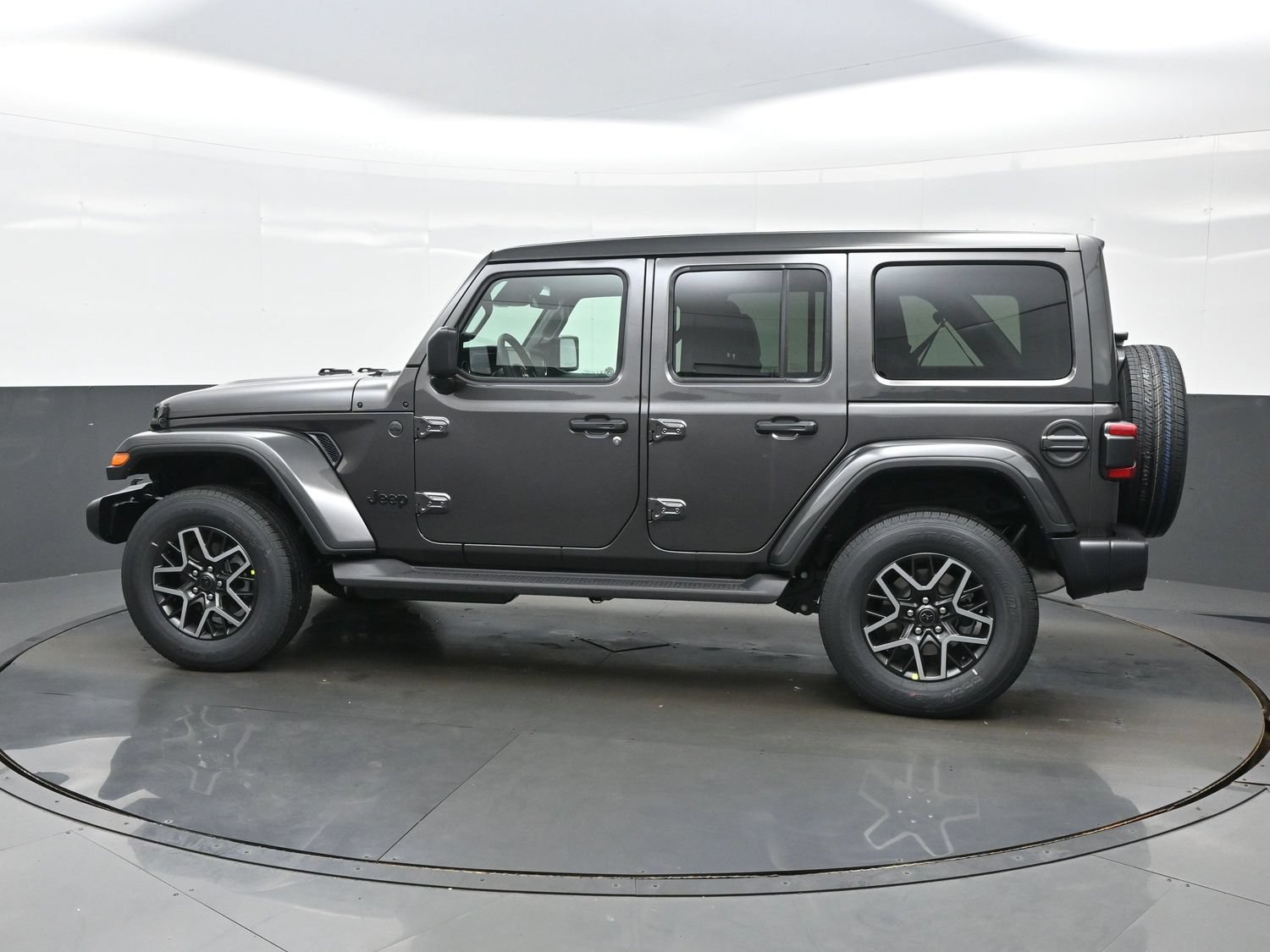 New 2027 Jeep Wrangler Unlimited Sahara AWD/4WD image 4