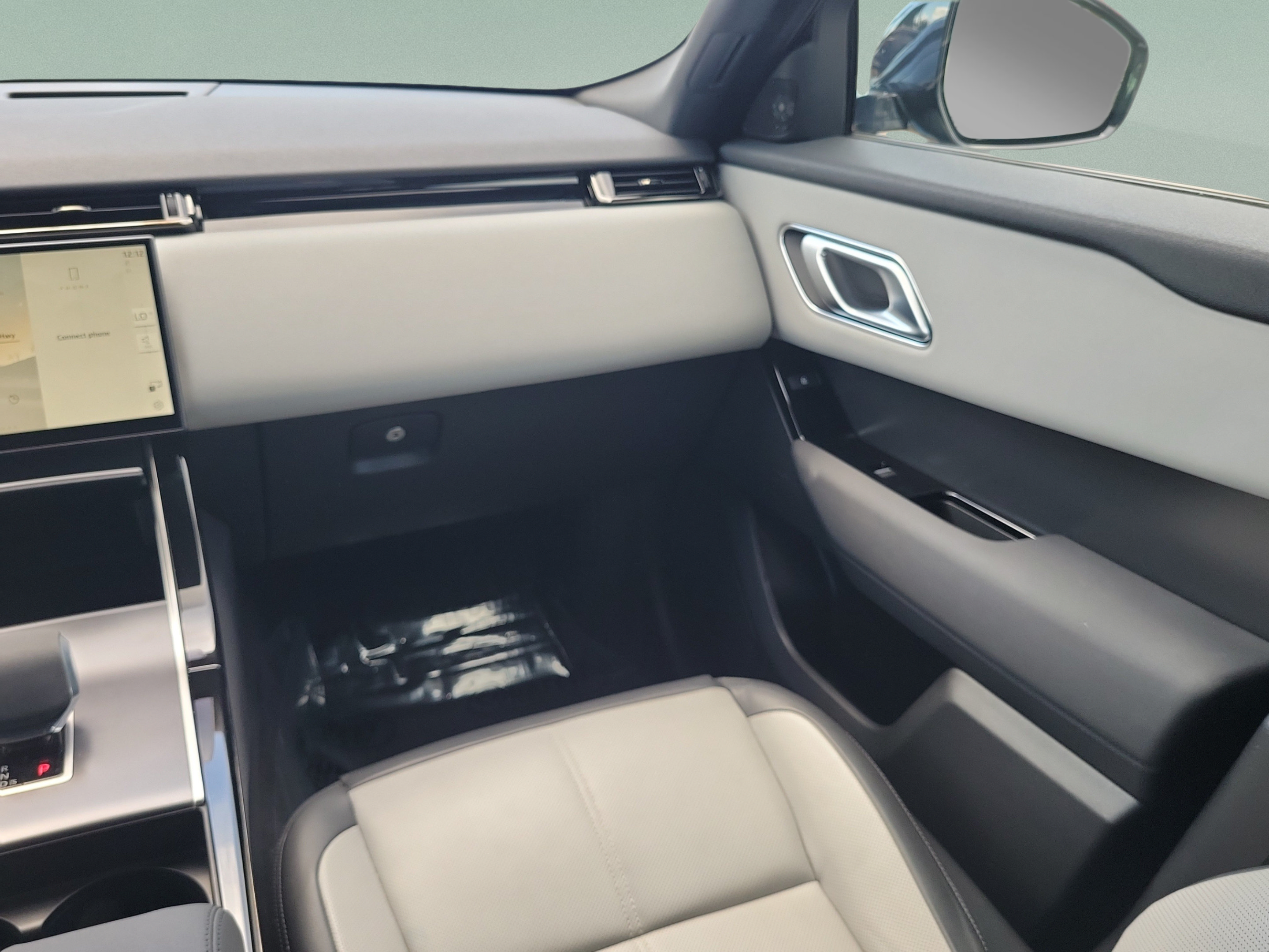 Used 2024 Land Rover Range Rover Velar Dynamic SE AWD/4WD image 12