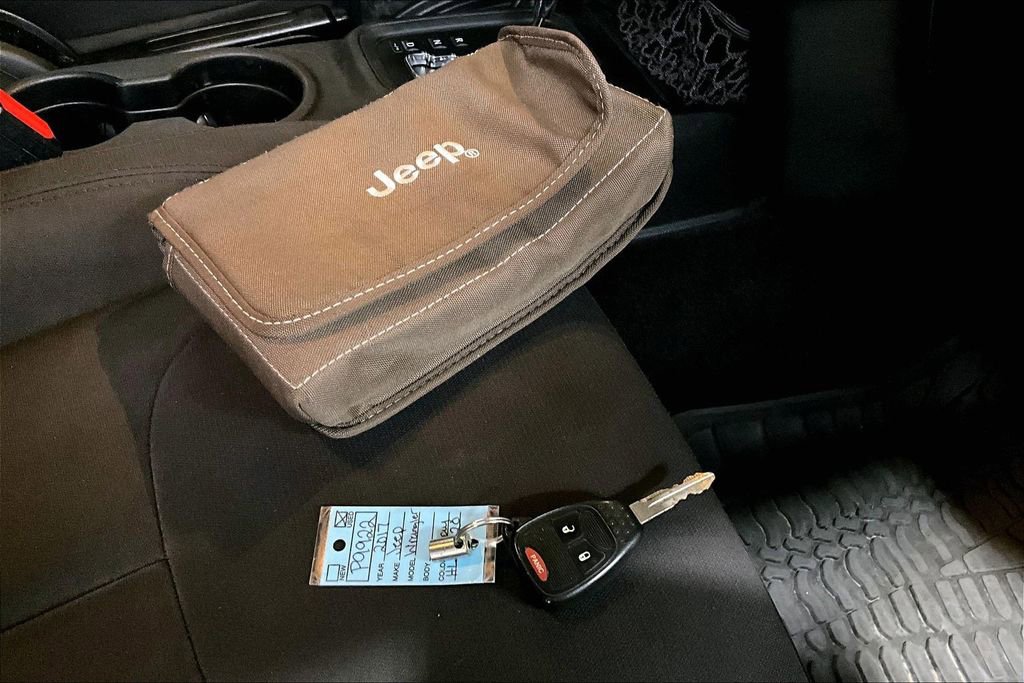 Used 2017 Jeep Wrangler Unlimited Willys image 31