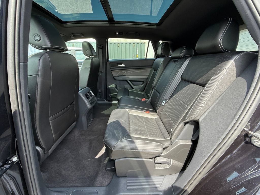 Used 2023 Volkswagen Atlas Cross Sport SEL R-Line AWD/4WD image 25