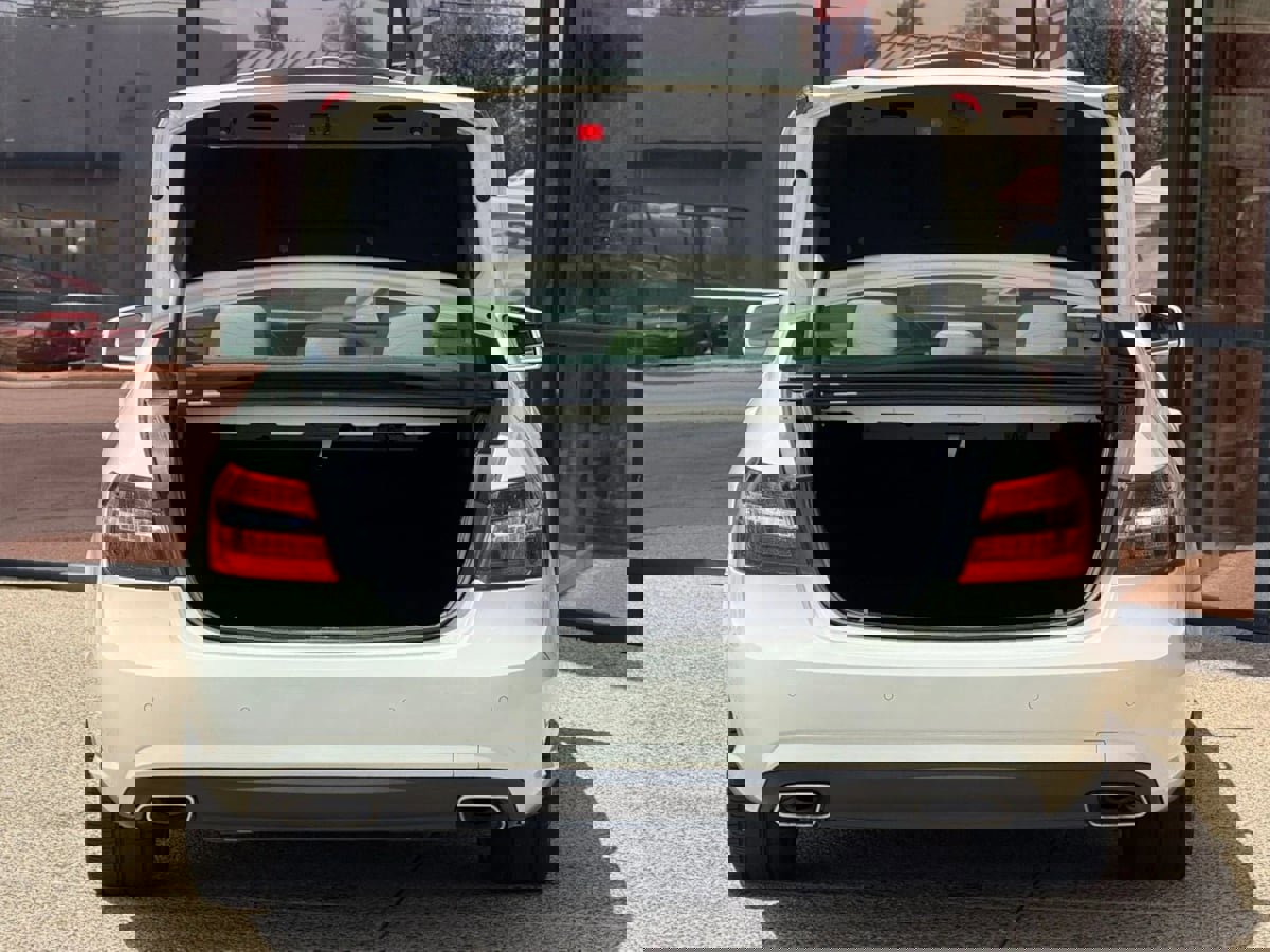 Used 2011 Mercedes-Benz E 350 Sport image 11