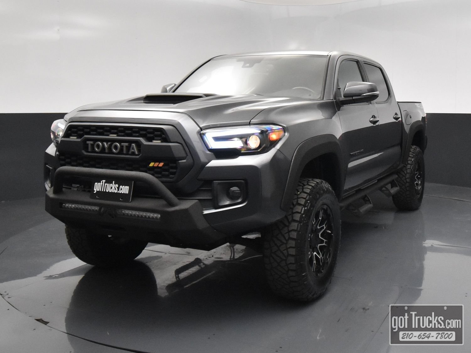 Used 2018 Toyota Tacoma TRD Off-Road AWD/4WD image 49
