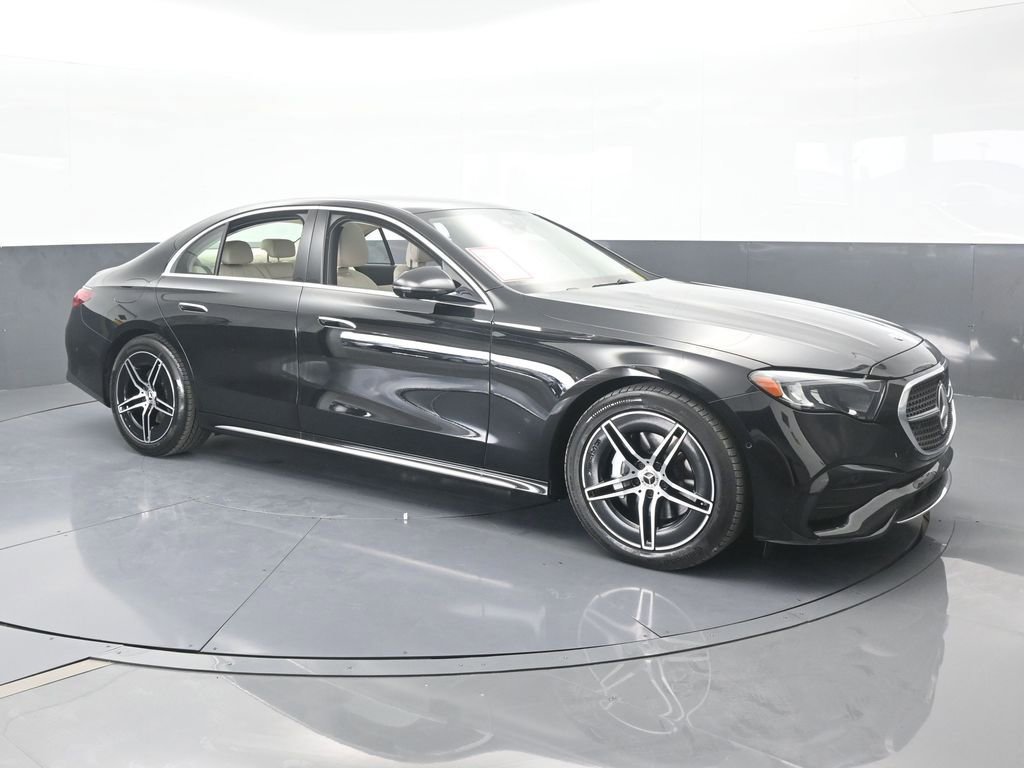Used 2025 Mercedes-Benz E 350 4MATIC Sedan image 8