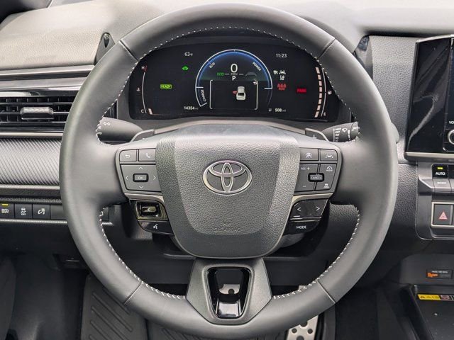 Used 2025 Toyota Camry SE w/ Convenience Package FWD image 20