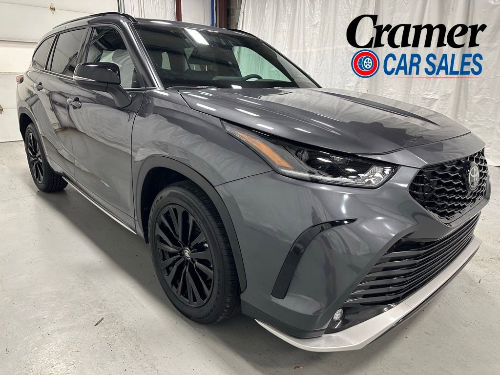 Used 2025 Toyota Highlander XSE image 1