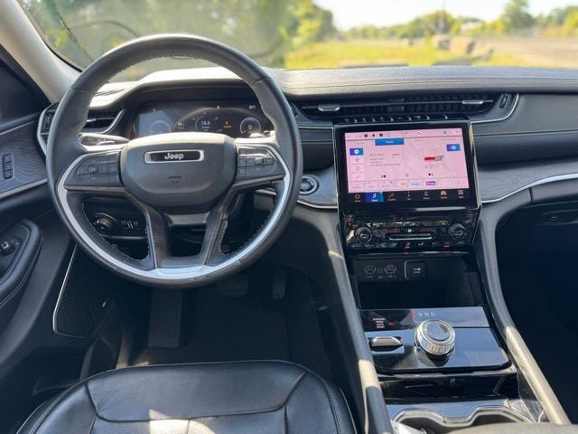 Certified 2022 Jeep Grand Cherokee Limited AWD/4WD image 13