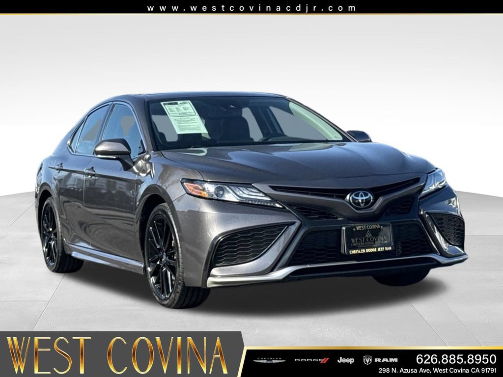 Used 2024 Toyota Camry XSE FWD image 2