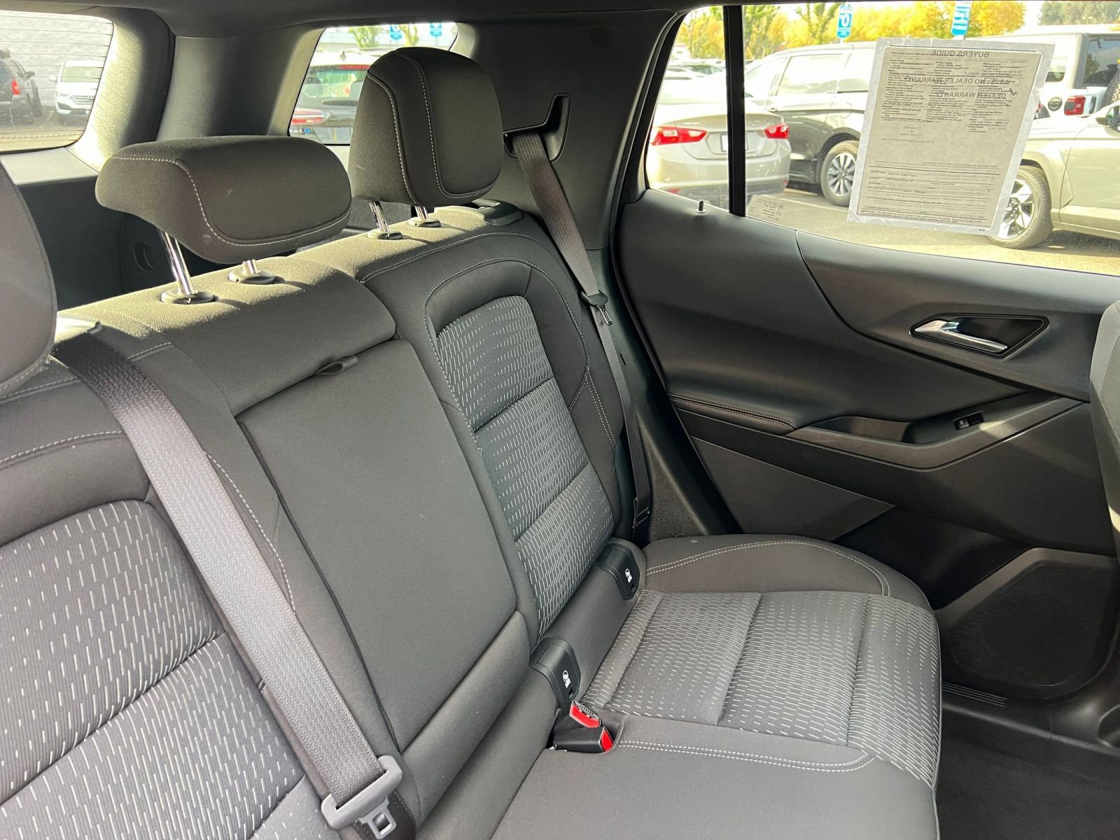 Used 2025 Chevrolet Equinox LT image 36