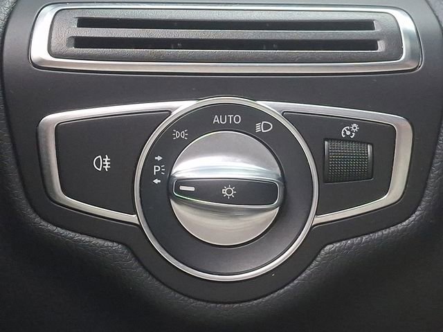 Used 2019 Mercedes-Benz C 300 Sedan image 28