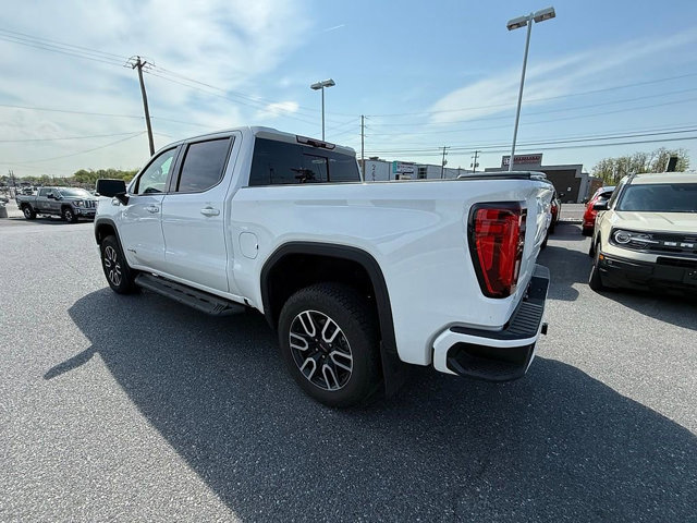 Used 2025 GMC Sierra 1500 AT4 w/ Technology Package AWD/4WD image 8