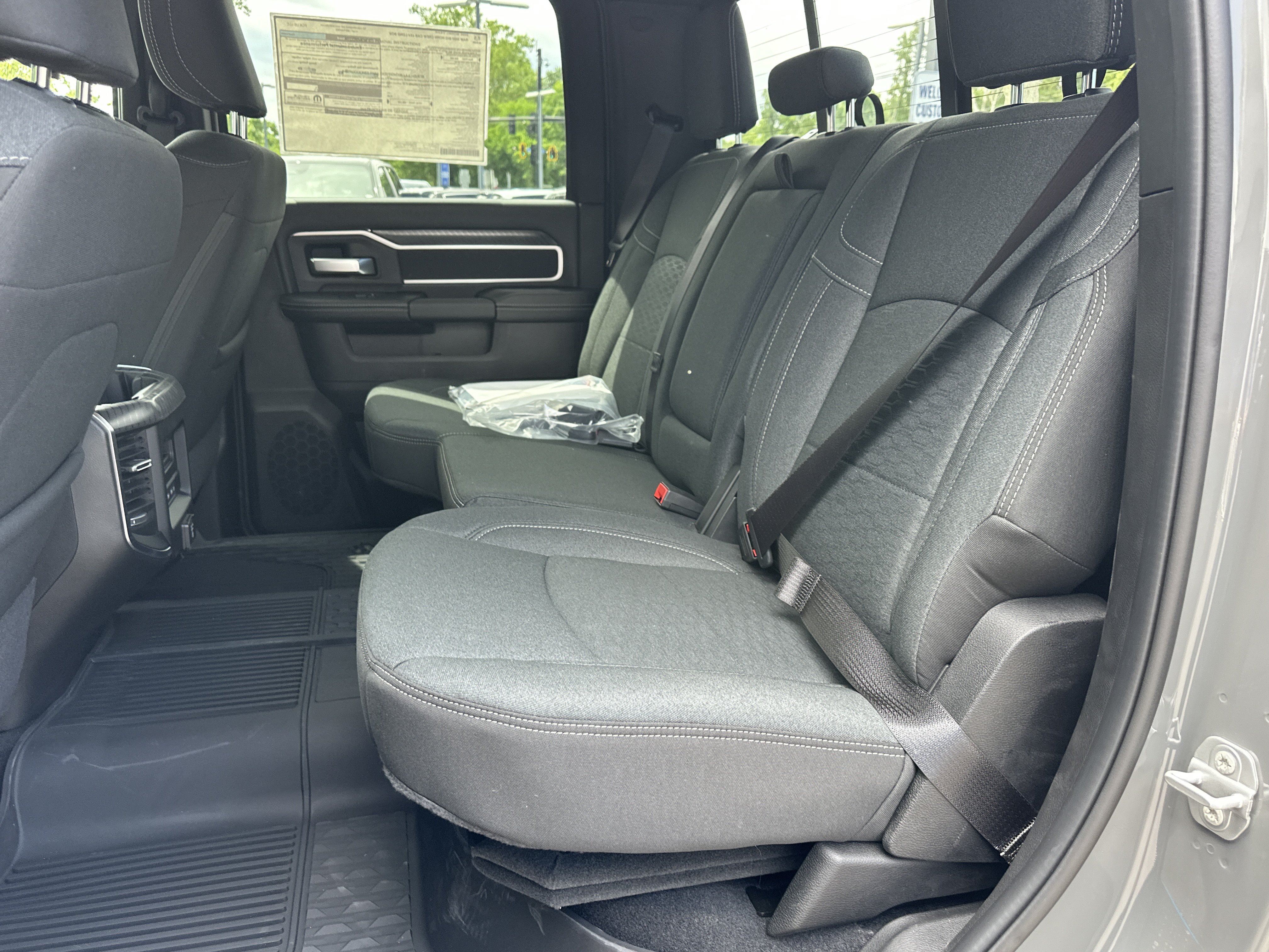 New 2026 RAM 3500 Big Horn AWD/4WD image 32