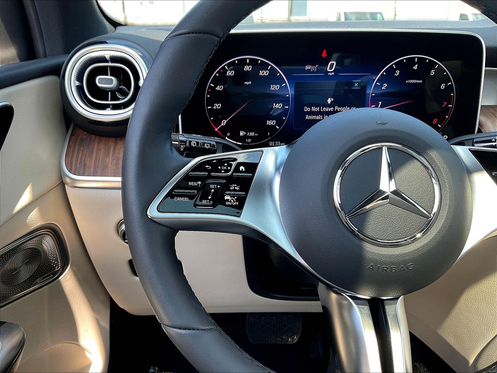 Used 2026 Mercedes-Benz GLC 300 4MATIC image 11