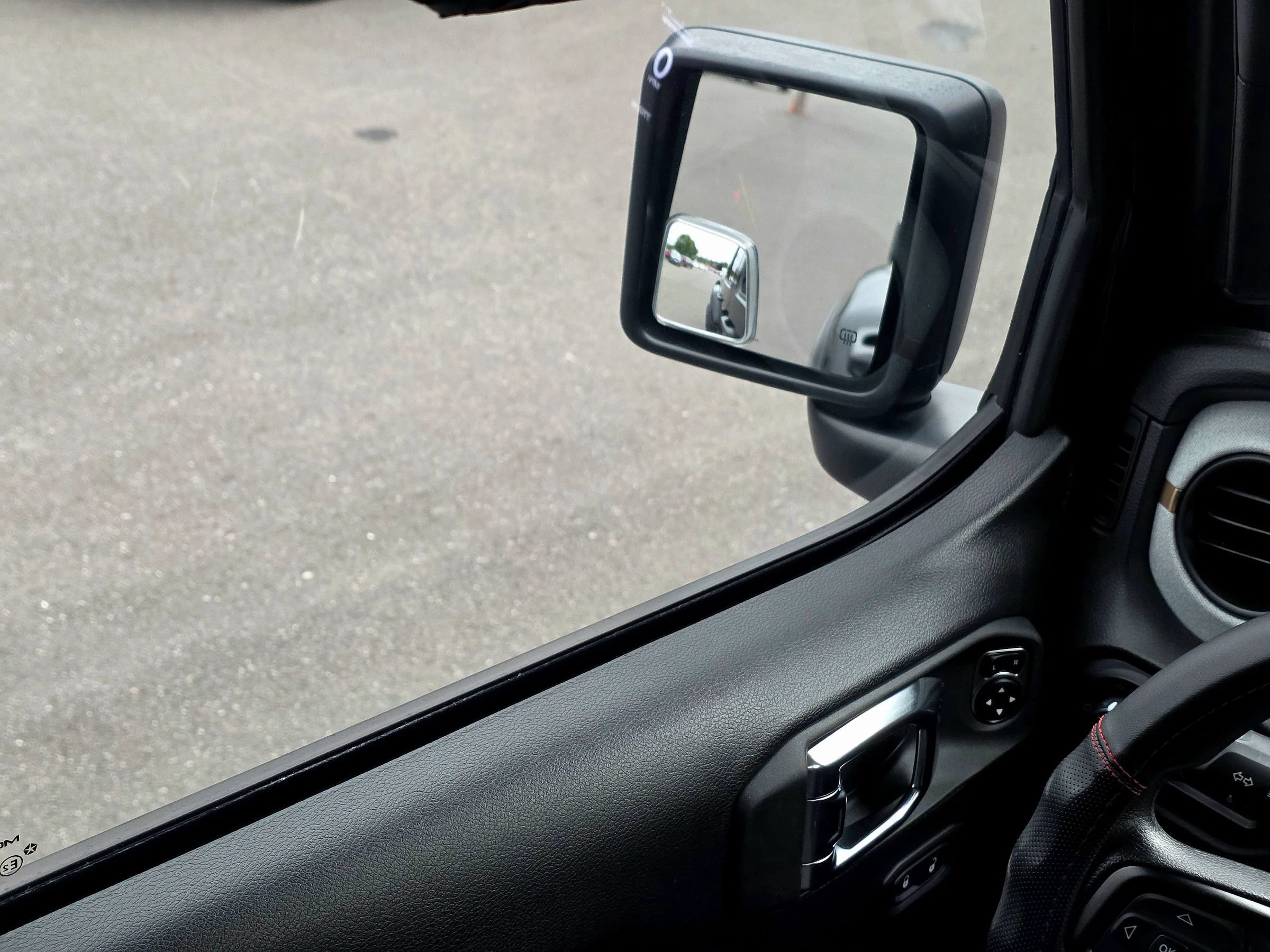 Used 2025 Jeep Gladiator Sport AWD/4WD image 33