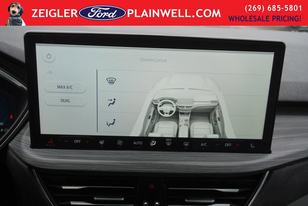 Used 2024 Ford Escape Platinum w/ Class II Trailer Tow Package image 22