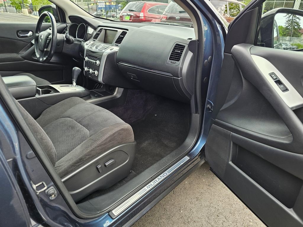 Used 2011 Nissan Murano SV AWD/4WD image 10