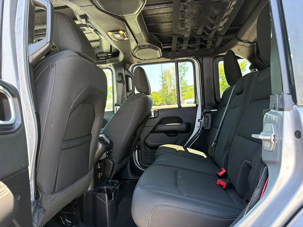 Used 2020 Jeep Wrangler Unlimited Sahara AWD/4WD image 16