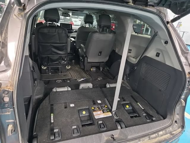 Used 2023 Toyota Sienna Limited AWD/4WD image 9