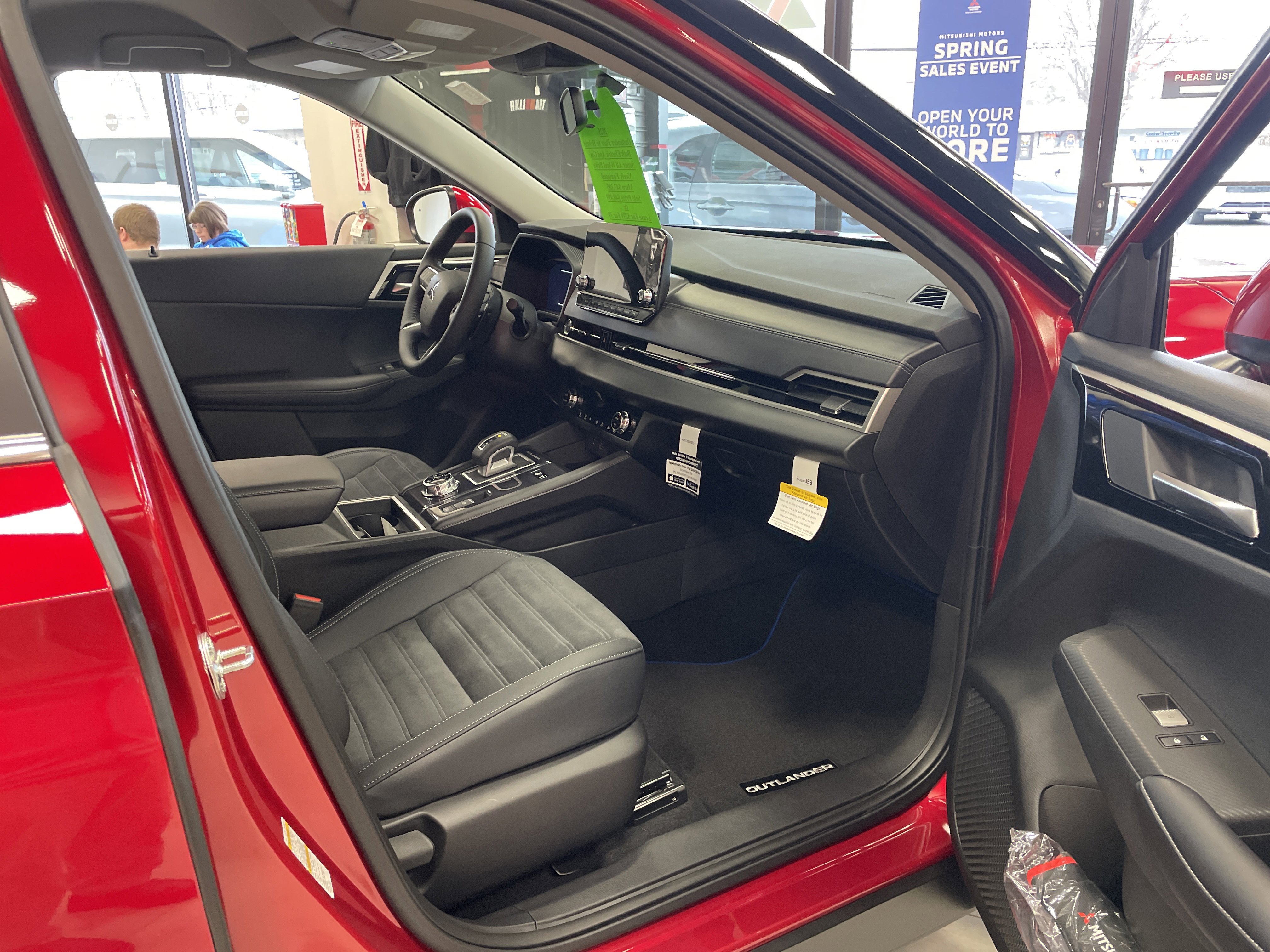 New 2025 Mitsubishi Outlander SE image 8