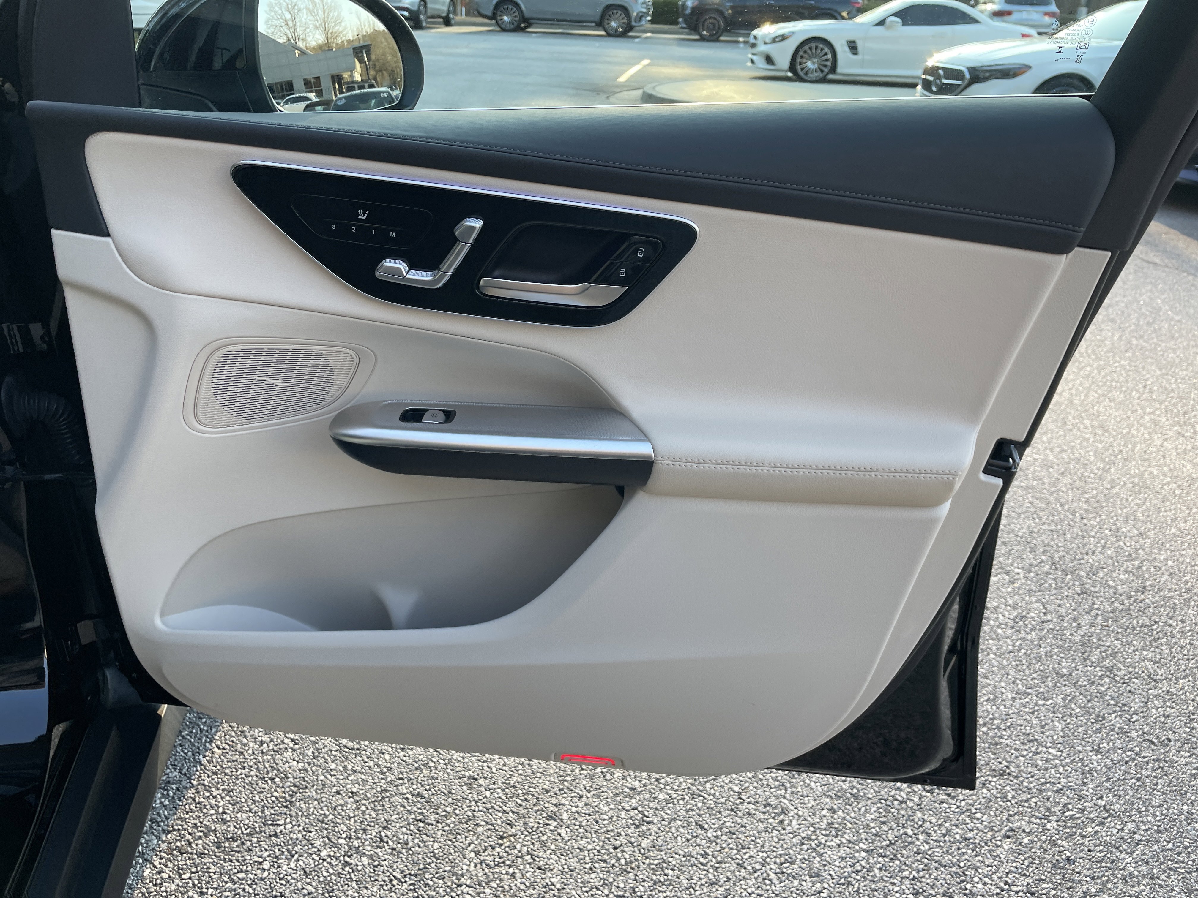 Used 2024 Mercedes-Benz GLC 300 4MATIC image 45