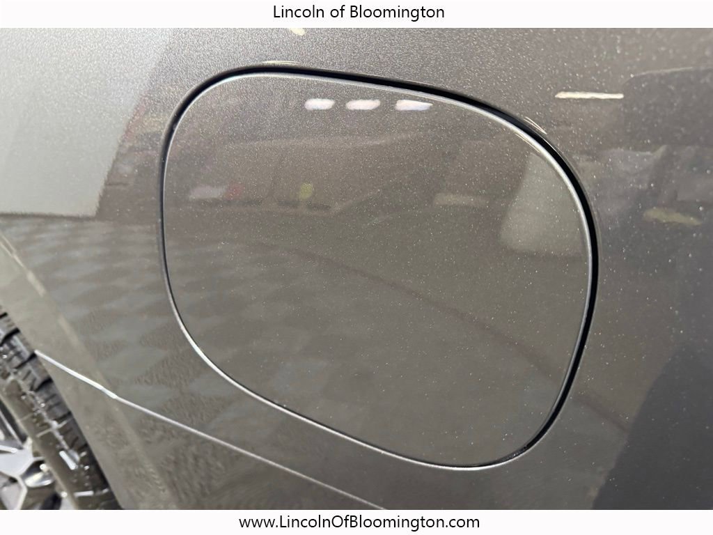 Used 2021 Chevrolet Tahoe Z71 w/ Z71 Off-Road Package image 34