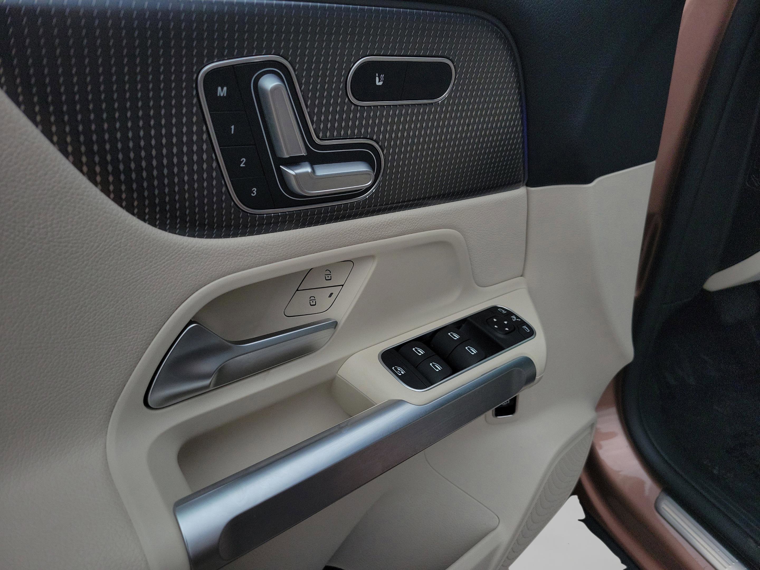 Certified 2023 Mercedes-Benz GLB 250 image 21