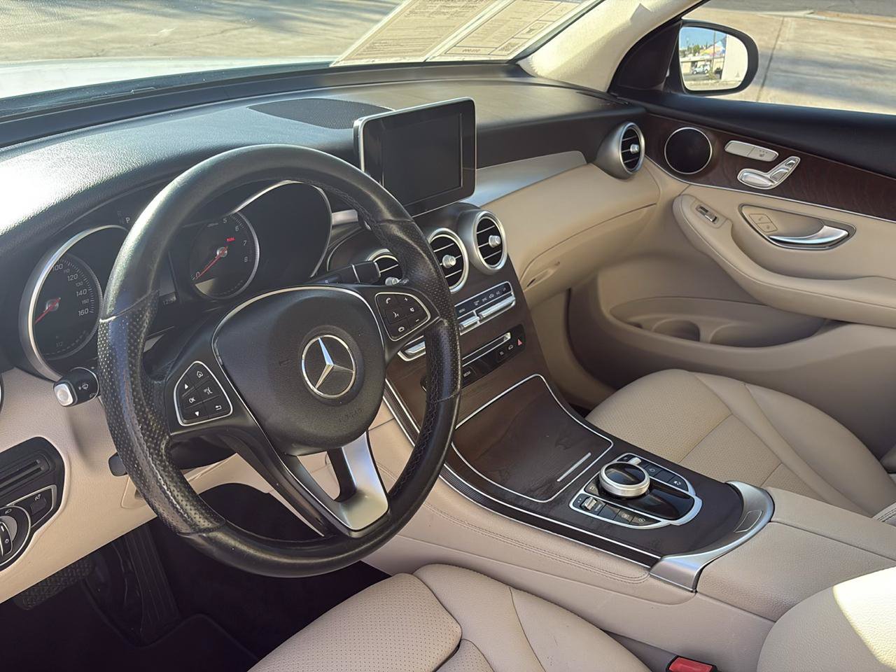 Used 2019 Mercedes-Benz GLC 300 image 7
