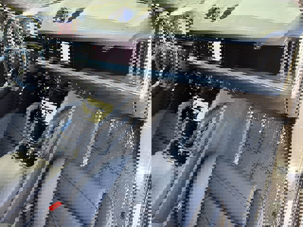 Used 2025 Porsche Cayenne E-Hybrid Coupe image 12