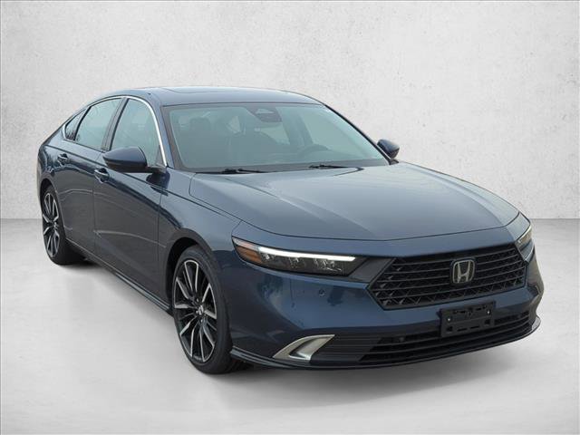 Used 2023 Honda Accord Touring image 3