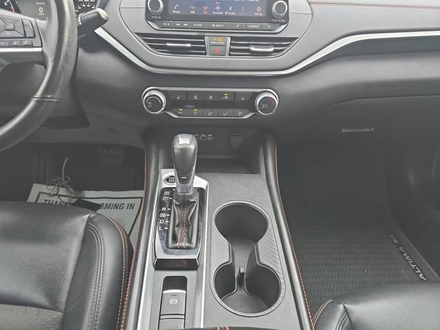 Used 2022 Nissan Altima 2.5 SR w/ Midnight Edition Package AWD/4WD image 3