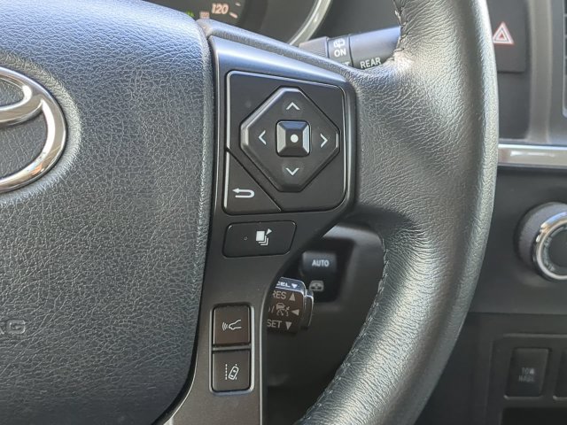 Used 2018 Toyota Sequoia Limited w/ Safety & Convenience Package AWD/4WD image 31