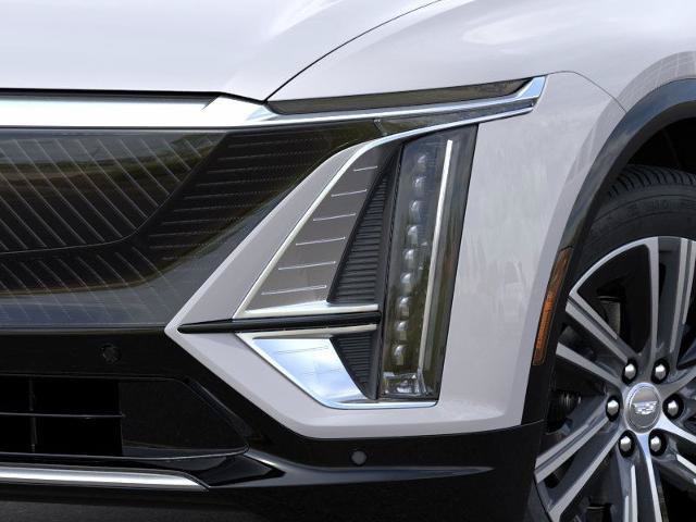 New 2025 Cadillac Lyriq Luxury AWD/4WD image 10