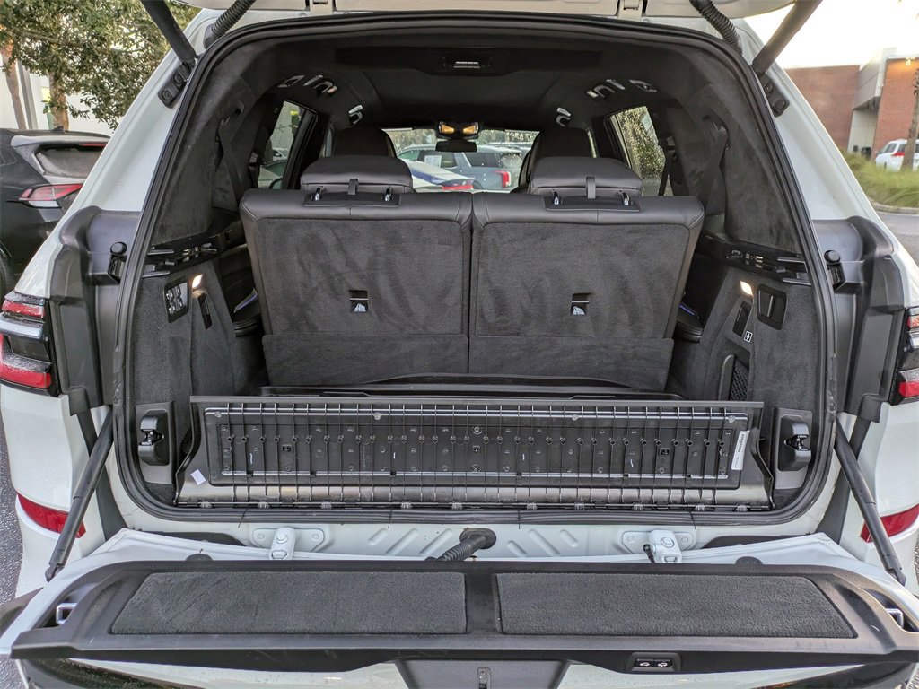 Used 2023 BMW X7 xDrive40i w/ Executive Package image 13