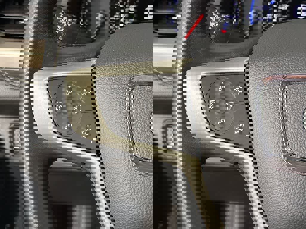 Certified 2022 GMC Acadia Denali w/ Denali Ultimate Package image 34