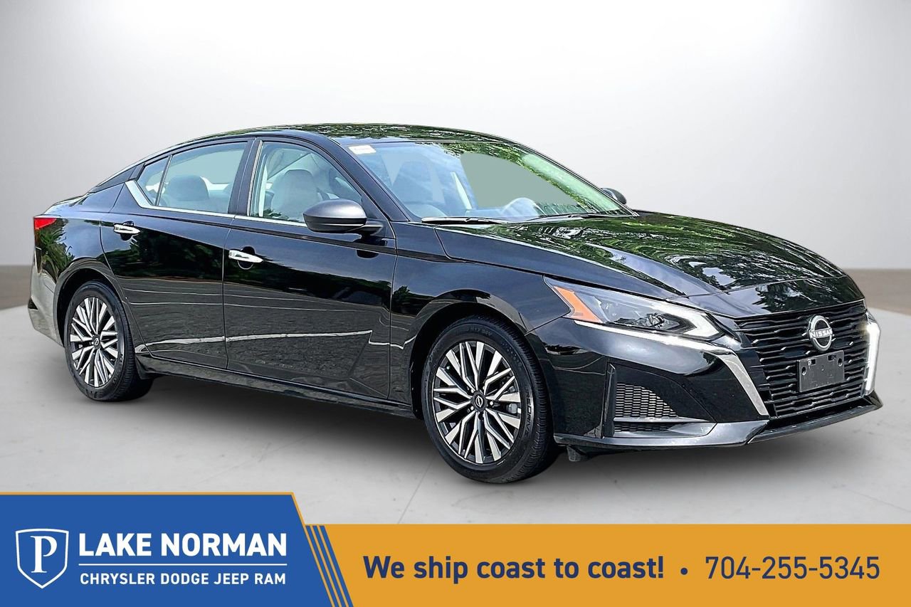 Used 2025 Nissan Altima 2.5 SV