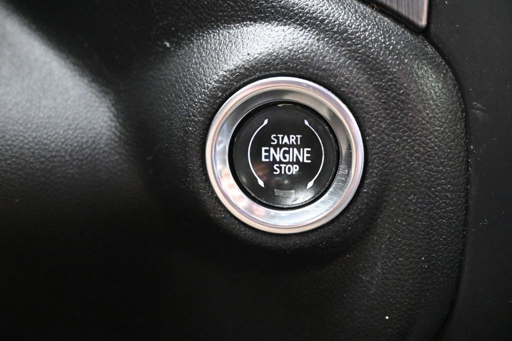 Used 2020 GMC Sierra 1500 Denali w/ Denali Carbonpro Edition AWD/4WD image 16