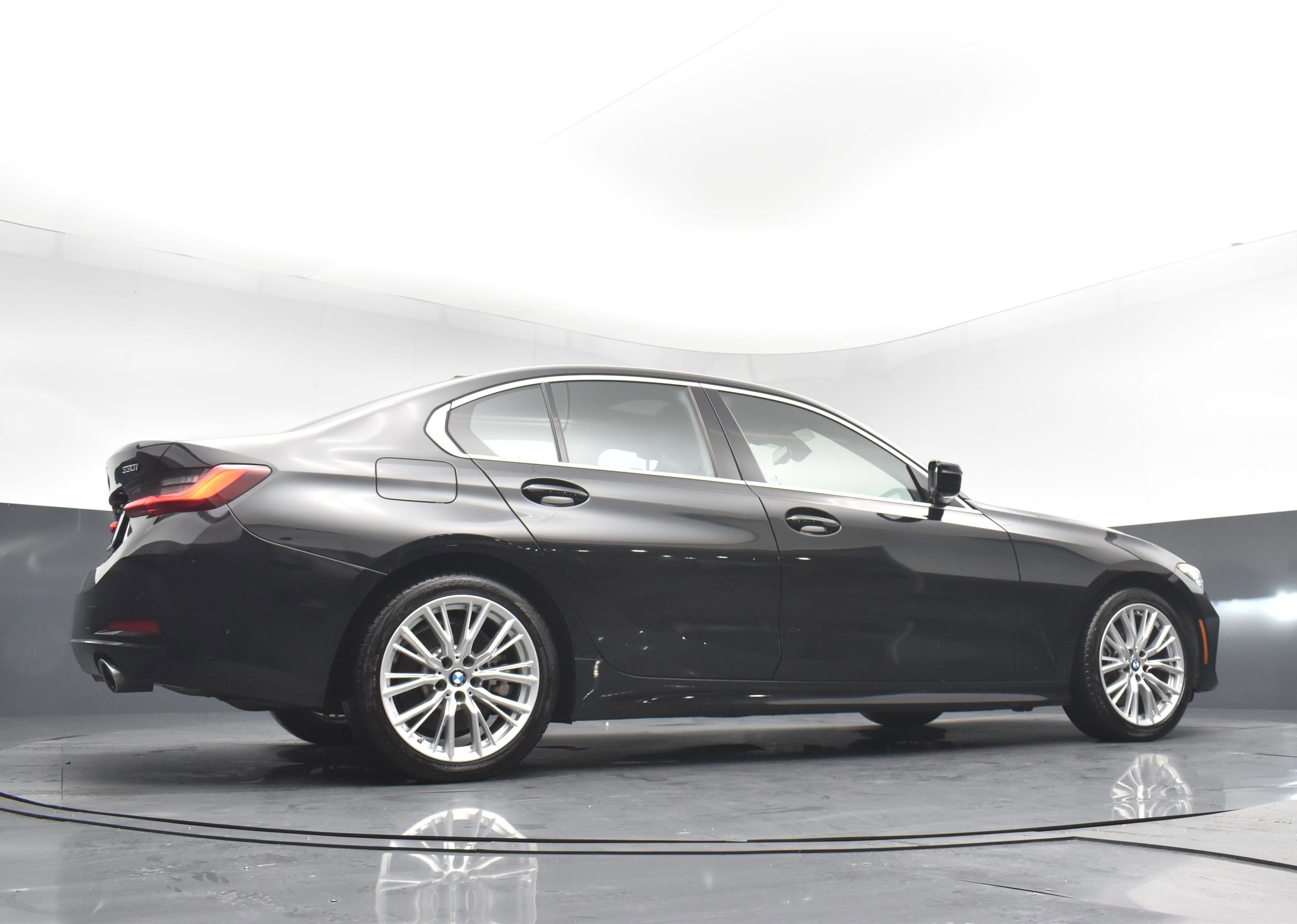 Used 2024 BMW 330i Sedan image 25