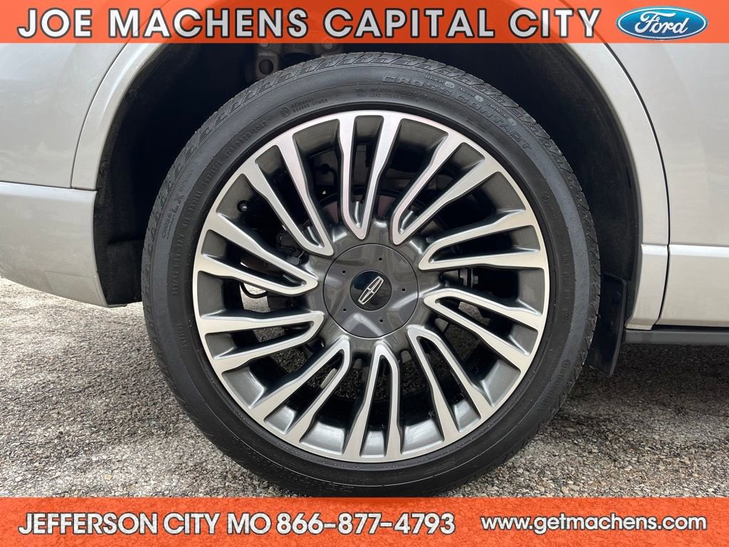 Used 2020 Lincoln Corsair Reserve w/ Appearance Package image 24