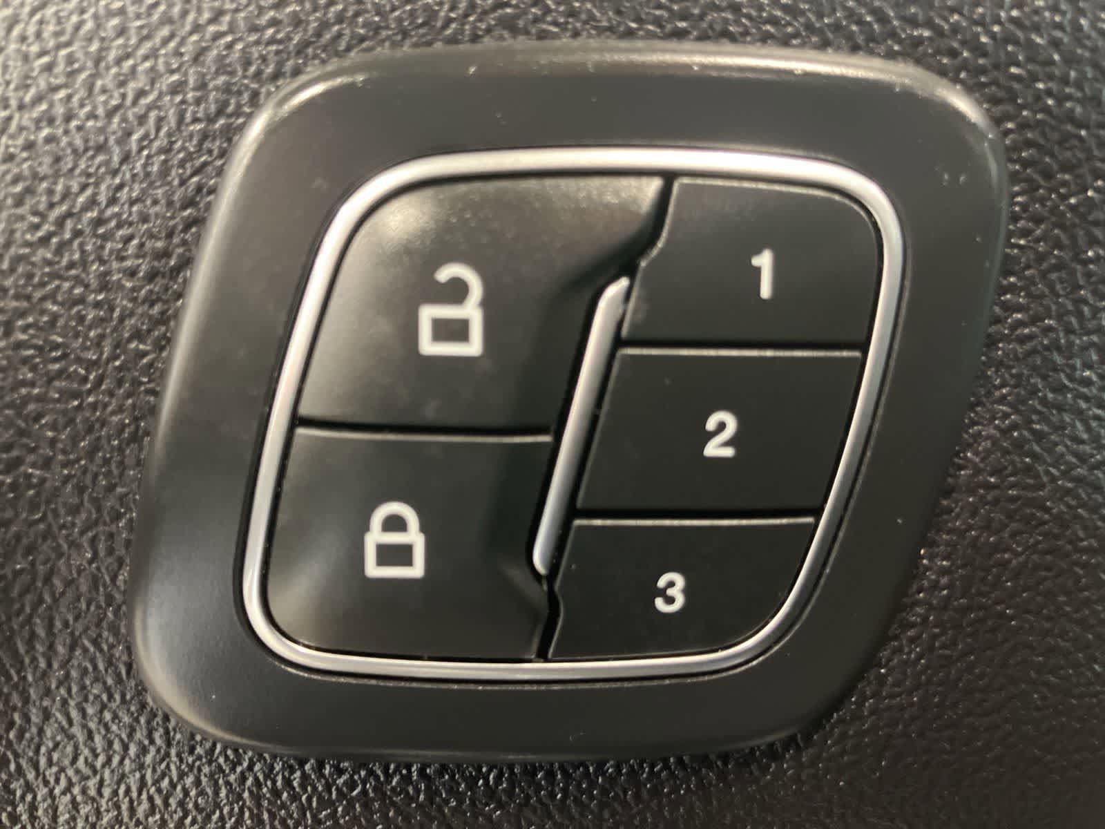 Used 2020 Ford Escape SEL AWD/4WD image 14